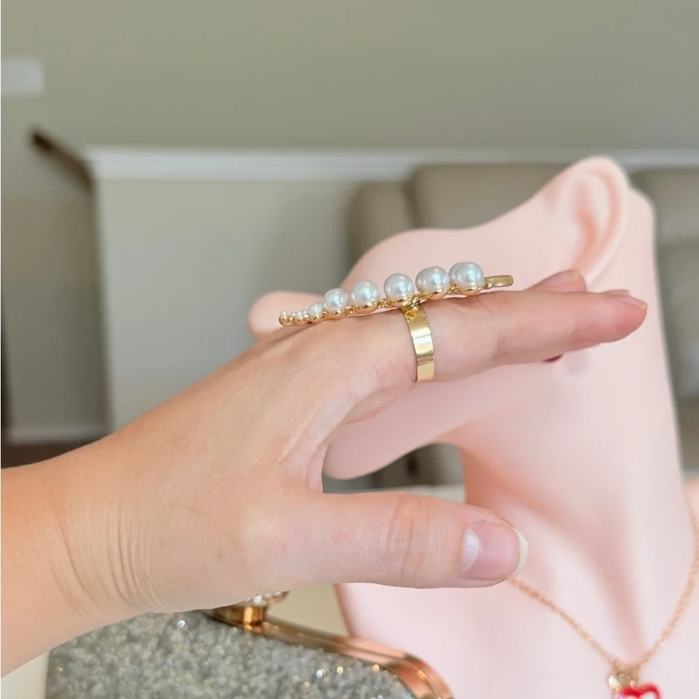 Gold and Pearl Leaf Ring